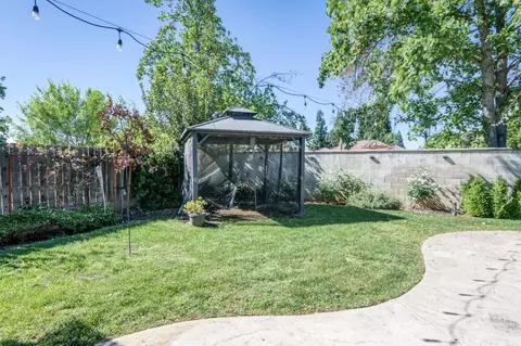 Exterior - 1736 N Holly Ave, Clovis, CA 93619 photo 14 of 15