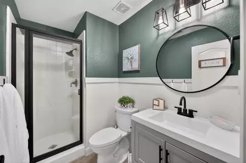 Bath - 1736 N Holly Ave, Clovis, CA 93619 photo 1 of 5