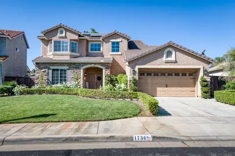 Exterior - 1736 N Holly Ave, Clovis, CA 93619 photo 5 of 15