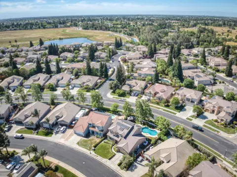 View/Area - 1736 N Holly Ave, Clovis, CA 93619 photo 7 of 7