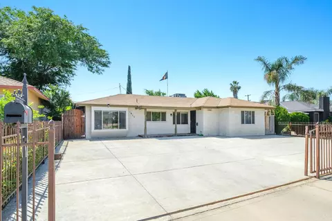 1017 W Vassar Ave, Fresno, CA 93705