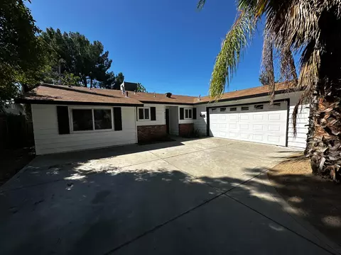 4104 E Ashlan Ave, Fresno, CA 93726