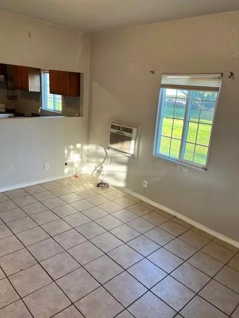 325 N 7th St, Fowler, CA 93625 photo 2
