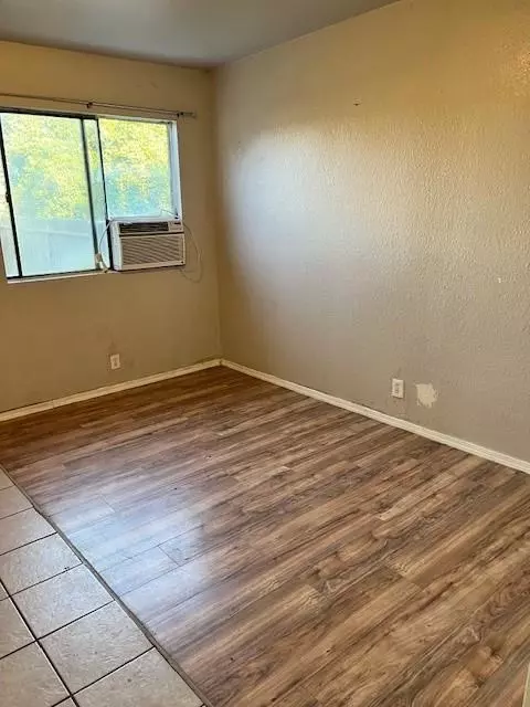325 N 7th St, Fowler, CA 93625 photo 8