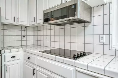 Kitchen - 1323 Oak Ave, Clovis, CA 93611 photo 4 of 5