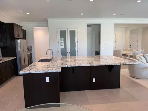 Kitchen - 1015 Horizon, Madera, CA 93636 photo 2 of 3