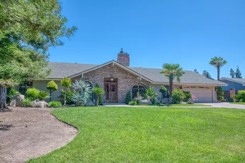 1521 S Bush Ave, Fresno, CA 93727