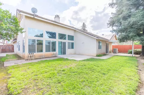 Exterior - 2671 Fremont Ave, Clovis, CA 93611 photo 3 of 5