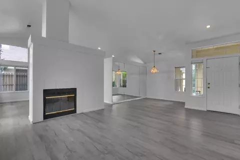 Living - 2671 Fremont Ave, Clovis, CA 93611 photo 2 of 4