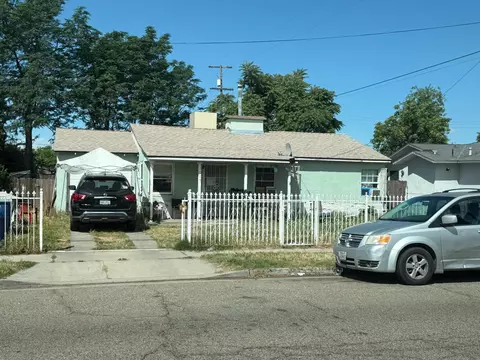 1517 N Millbrook, Fresno, CA 93703