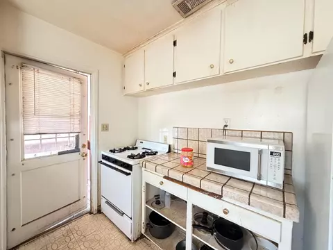 Kitchen - 15445 W E St, Kerman, CA 93630 photo 2 of 2