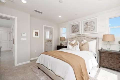 Bedroom - 1484 Woodhill Ln, Clovis, CA 93619 photo 5 of 5