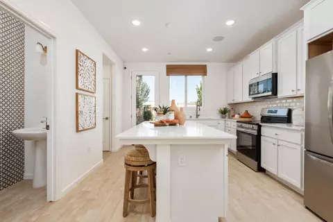 Kitchen - 1484 Woodhill Ln, Clovis, CA 93619 photo 1 of 6