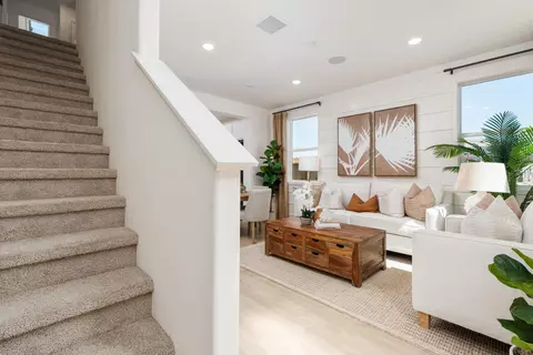 Entry Way - 1484 Woodhill Ln, Clovis, CA 93619 photo 5 of 6