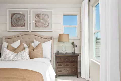 Bedroom - 1484 Woodhill Ln, Clovis, CA 93619 photo 4 of 5