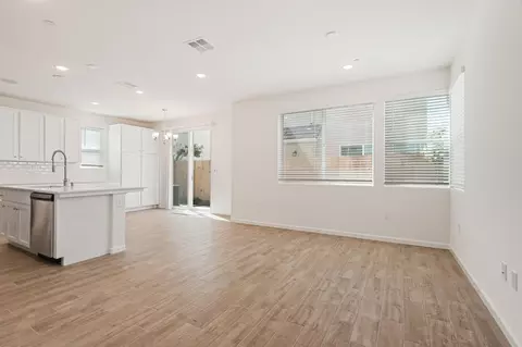 Living - 1478 Woodhill Ln, Clovis, CA 93619 photo 1 of 4
