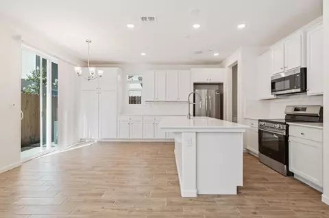 Kitchen - 1460 Woodhill Ln, Clovis, CA 93619 photo 1 of 5