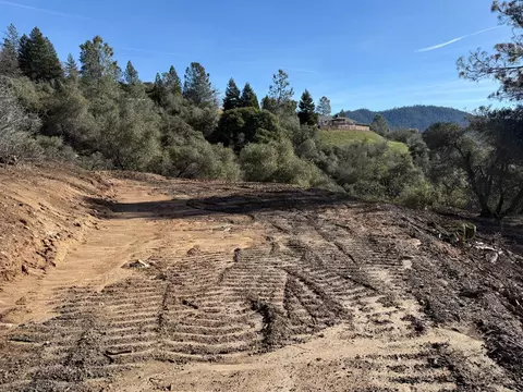 32 Suncrest Dr, Oakhurst, CA 93644 photo 2