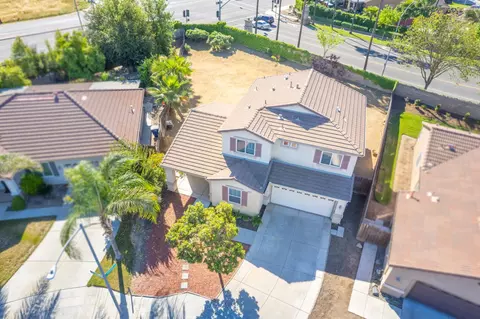 5586 E Atchison St, Fresno, CA 93727