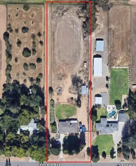 7690 N Leonard Ave, Clovis, CA 93619