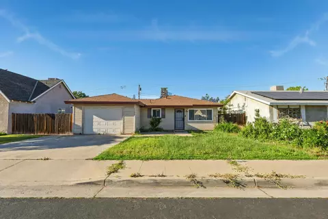 1755 4th St, Clovis, CA 93611