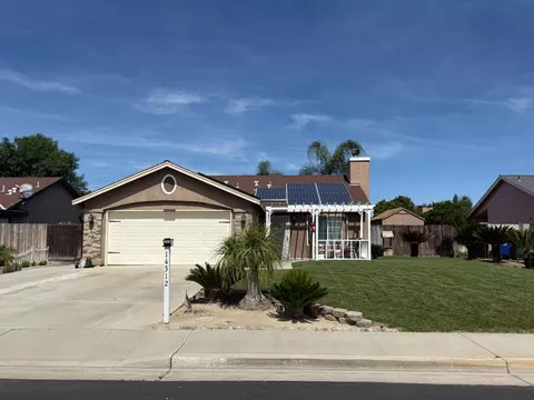 14312 W B St, Kerman, CA 93630