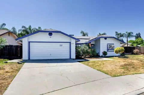 2129 Magnolia Ave, Sanger, CA 93657