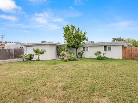 2564 Crescent Ave, Clovis, CA 93612