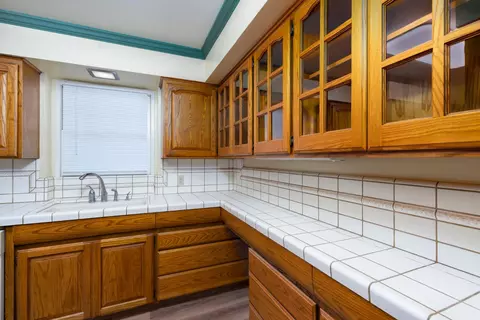 Kitchen - 12265 E Dinuba Ave, Selma, CA 93662 photo 5 of 5
