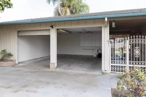 Exterior - 12265 E Dinuba Ave, Selma, CA 93662 photo 6 of 19