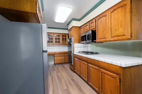 Kitchen - 12265 E Dinuba Ave, Selma, CA 93662 photo 2 of 5