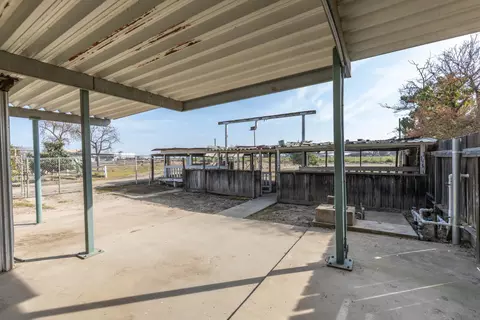Exterior - 12265 E Dinuba Ave, Selma, CA 93662 photo 11 of 19