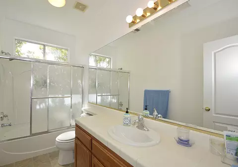Bath - 1756 N Holly Ave, Clovis, CA 93619 photo 3 of 3