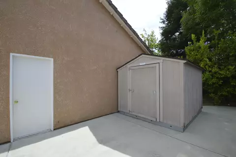 Exterior - 1756 N Holly Ave, Clovis, CA 93619 photo 9 of 10