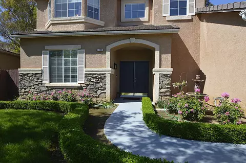 Exterior - 1756 N Holly Ave, Clovis, CA 93619 photo 5 of 10