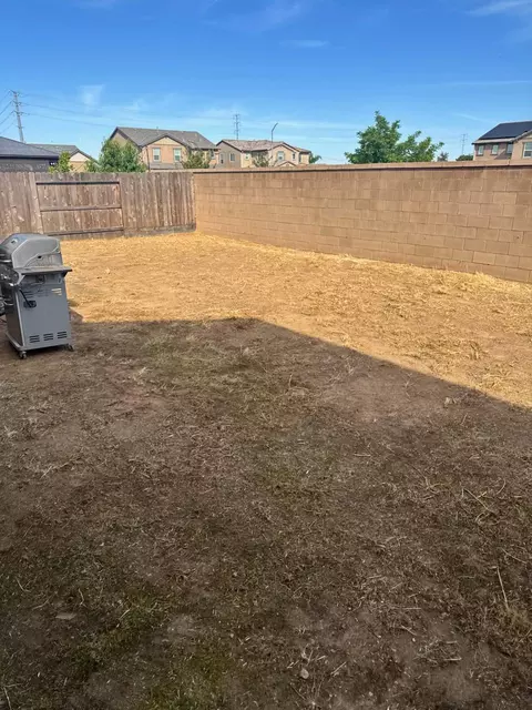 Exterior - 6622 E Berkeley Ave, Fresno, CA 93727 photo 3 of 3