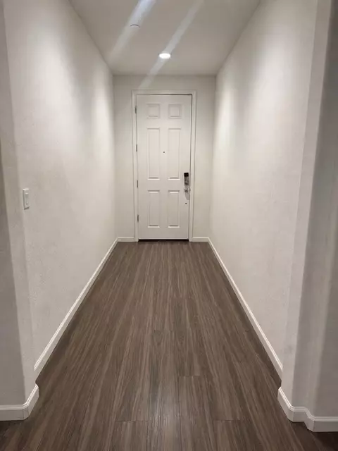 Entry Way - 6622 E Berkeley Ave, Fresno, CA 93727 photo 1 of 4