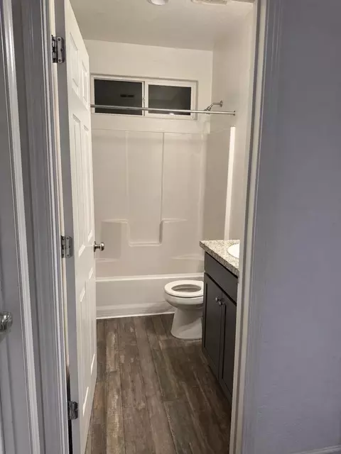 Bath - 6622 E Berkeley Ave, Fresno, CA 93727 photo 3 of 3
