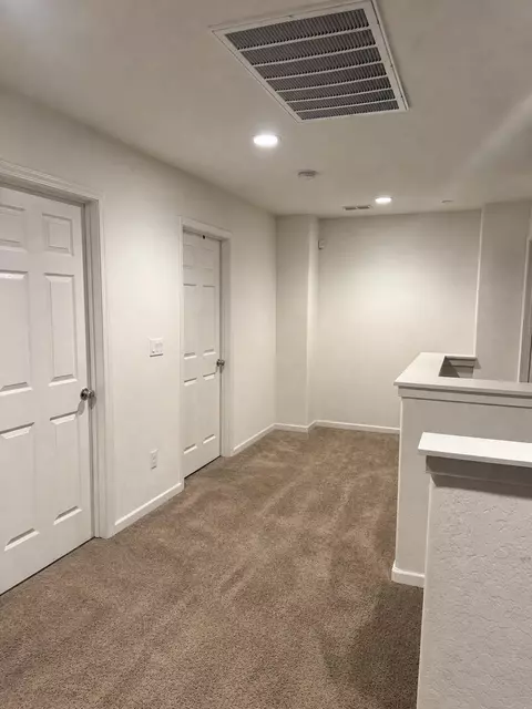 Entry Way - 6622 E Berkeley Ave, Fresno, CA 93727 photo 4 of 4