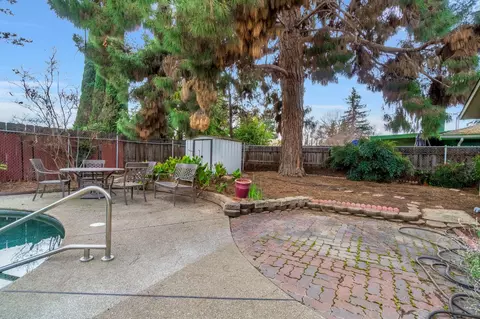 Exterior - 1606 Barstow Ave, Clovis, CA 93611 photo 6 of 6