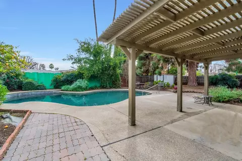 Exterior - 1606 Barstow Ave, Clovis, CA 93611 photo 3 of 6