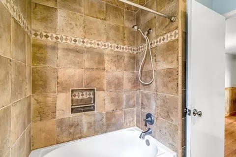 Bath - 1606 Barstow Ave, Clovis, CA 93611 photo 2 of 4