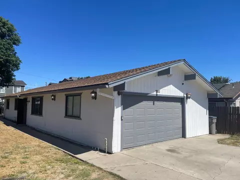 2626 W Garland Ave, Fresno, CA 93705