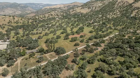 26045 Pittman Hill Rd, Clovis, CA 93619