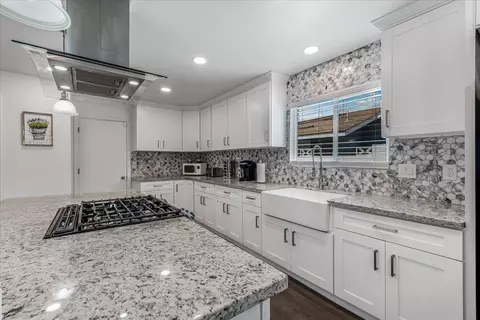 Kitchen - 2026 Mono, Oxnard, CA 93036 photo 6 of 11