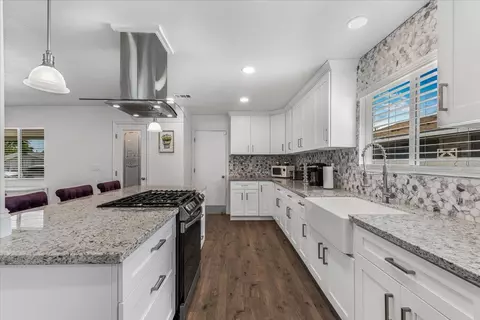 Kitchen - 2026 Mono, Oxnard, CA 93036 photo 5 of 11