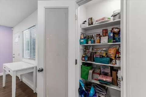 Entry Way - 2026 Mono, Oxnard, CA 93036 photo 2 of 5
