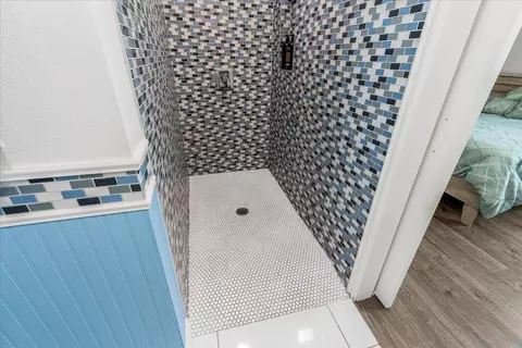Bath - 2026 Mono, Oxnard, CA 93036 photo 5 of 8