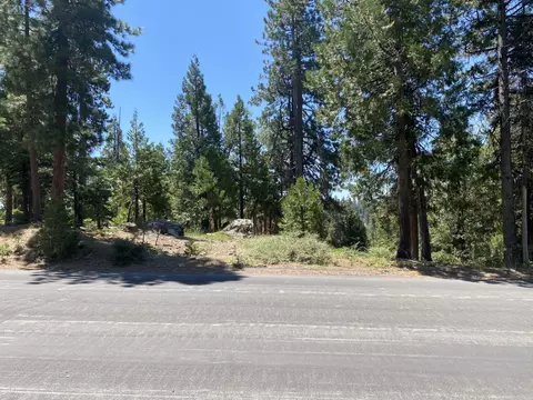 42474 Garnet Ln, Shaver Lake, CA 93664