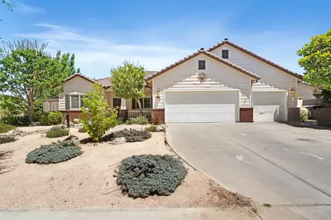 3634 N Jackie St, Visalia, CA 93291